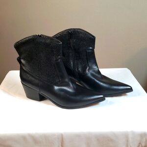 Amaravali women's black ankle boots with heel.  Size 8.5